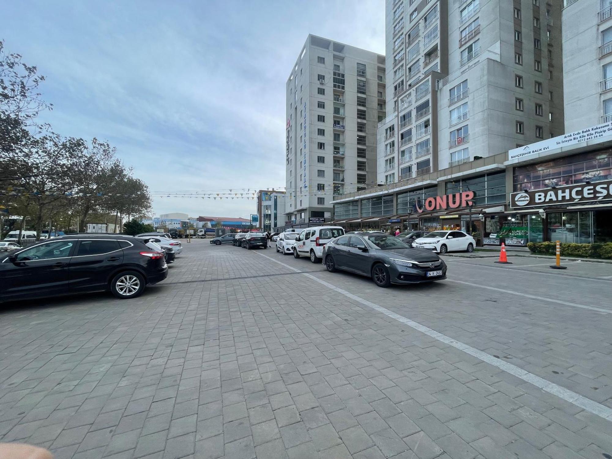 Bahcesehir N Tepe Sitesi Avm Goelet Ulasim Merkezi Konum