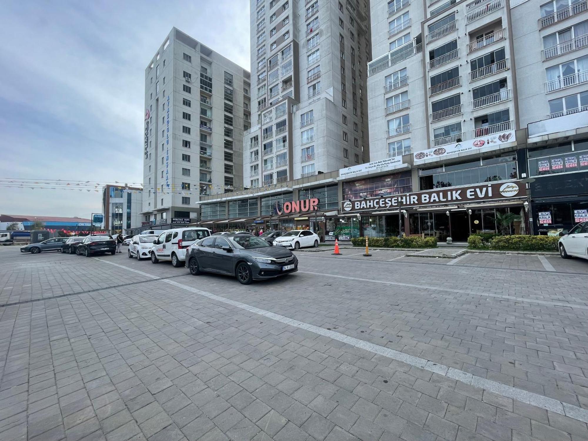 Daire Bahcesehir N Tepe Sitesi Avm Goelet Ulasim Merkezi Konum